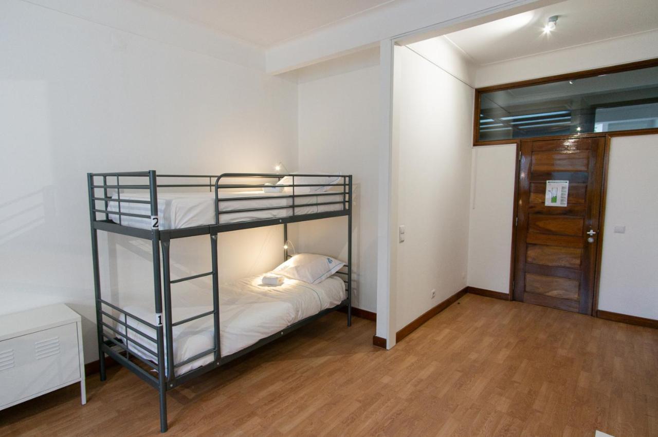 Change The World - - Santa Catarina Auberge de jeunesse Oporto